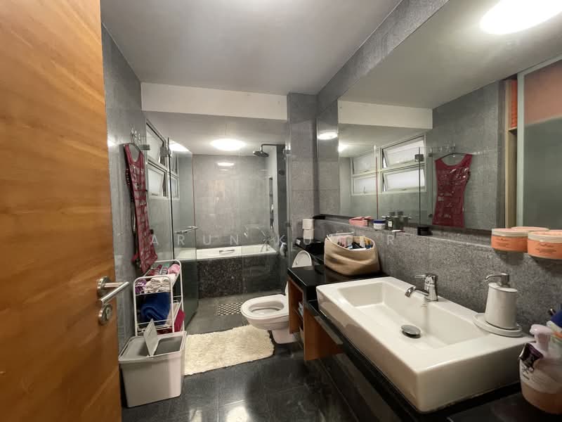 The Linear, 880 Upper Bukit Timah Road, 3 Bedrooms, 1,281 sqft, Apartment For Rent, by Arun Kumar, 500235208 - Bathroom - PropertyGuru.com.sg
