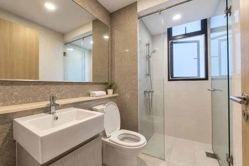 Cheapest 4 bedrooms Top Floor, , 4 Bedrooms, 1,152 sqft, Executive Condominium For Sale, by Gladwin Quek, 500235210 - Bathroom - PropertyGuru.com.sg