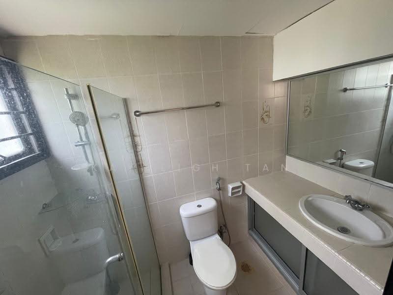 The Beaumont, 147 Devonshire Road, Orchard / River Valley, 4 Bedrooms, 2,206 sqft, Condominium For Sale, by Kayleigh Tan, 500235211 - Junior Suite Attach Bathroom - PropertyGuru.com.sg