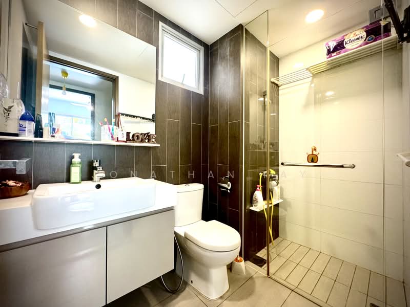 CityLife @ Tampines, 65 Tampines Central 7, 3 Bedrooms, 1,216 sqft, Condominium For Sale, by Jonathan Tay, 500235219 - Bathroom - PropertyGuru.com.sg