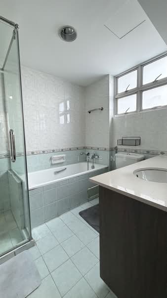 Northoaks, 32 Woodlands Crescent, 3 Bedrooms, 1,291 sqft, Condominium For Sale, by Lee Irene, 500235226 - Bathroom - PropertyGuru.com.sg