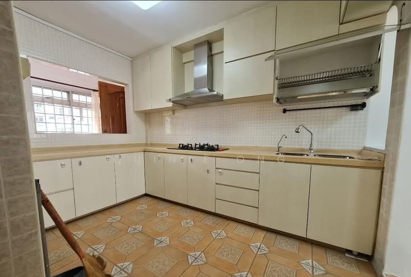 572 Pasir Ris Street 53, 572 Pasir Ris Street 53, 4 Bedrooms, 1,205 sqft, HDB Flat For Sale, by Quinie Ong, 500235228 - Kitchen - PropertyGuru.com.sg