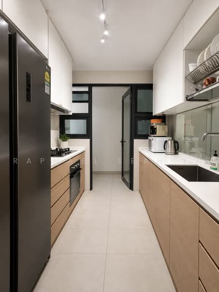 Treasure at Tampines, 19 Tampines Lane, 4 Bedrooms, 1,324 sqft, Condominium For Sale, by Raphael Seah YX, 500235243 - Kitchen - PropertyGuru.com.sg