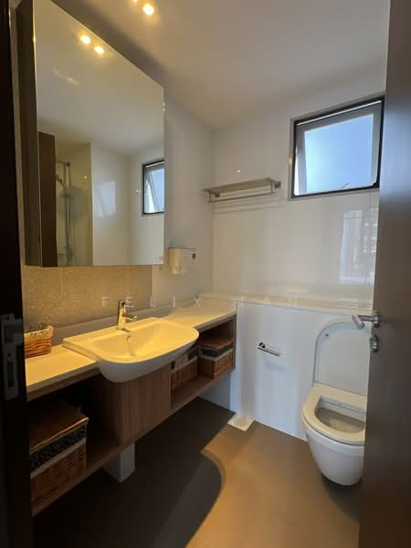 Heron Bay, Upper Serangoon View, 3 Bedrooms, 1,033 sqft, Condominium For Rent, by Felix Tan, 500235250 - Bathroom - PropertyGuru.com.sg
