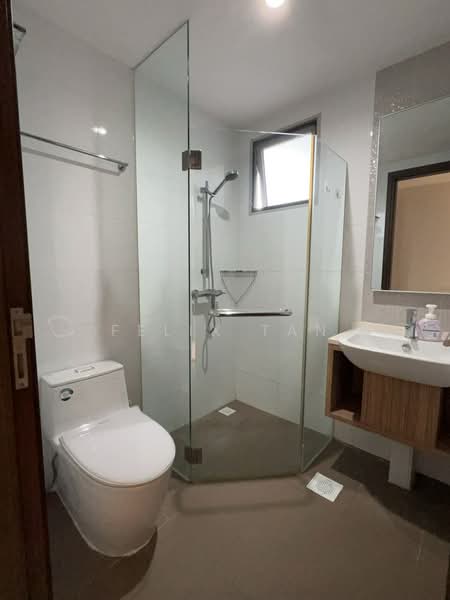 Heron Bay, Upper Serangoon View, 3 Bedrooms, 1,033 sqft, Condominium For Rent, by Felix Tan, 500235250 - Bathroom - PropertyGuru.com.sg
