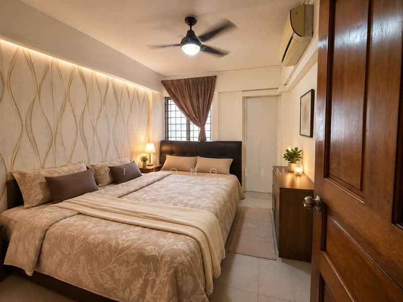 492 Jurong West Street 41, 492 Jurong West Street 41, 2 Bedrooms, 689 sqft, HDB Flat For Sale, by Yi Long Lim, 500235274 - Master Bedroom W Toilet & bathtub! - PropertyGuru.com.sg
