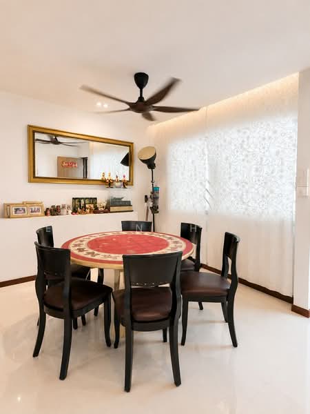 352 Yishun Ring Road, 352 Yishun Ring Road, 4 Bedrooms, 1,571 sqft, HDB Flat For Sale, by Eeleen Phuah, 500235286 - Dining Room - PropertyGuru.com.sg