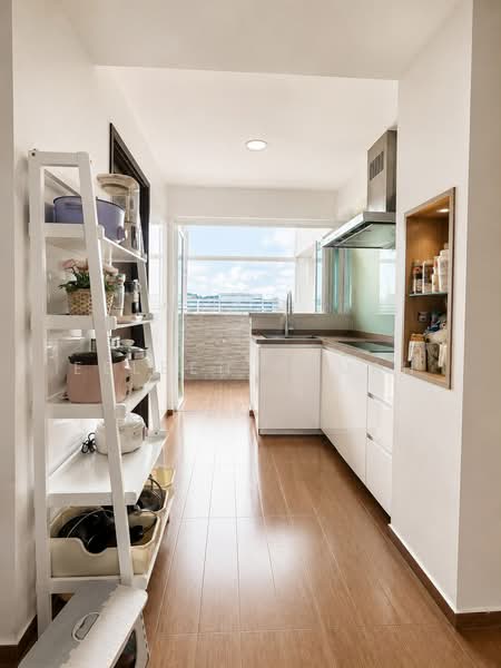 352 Yishun Ring Road, 352 Yishun Ring Road, 4 Bedrooms, 1,571 sqft, HDB Flat For Sale, by Eeleen Phuah, 500235286 - Kitchen - PropertyGuru.com.sg