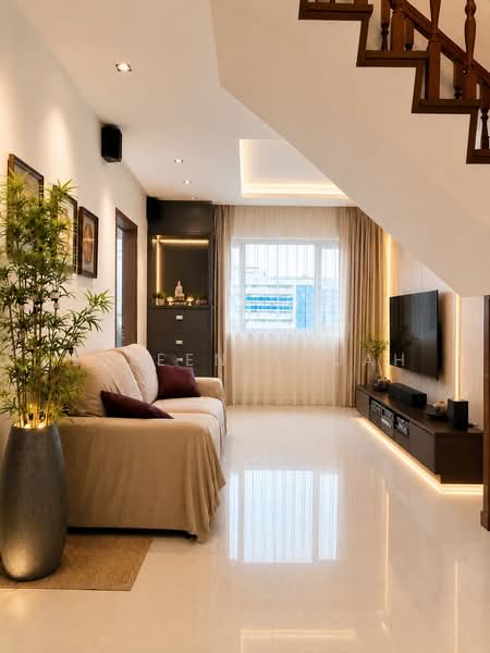 352 Yishun Ring Road, 352 Yishun Ring Road, 4 Bedrooms, 1,571 sqft, HDB Flat For Sale, by Eeleen Phuah, 500235286 - Living Room - PropertyGuru.com.sg
