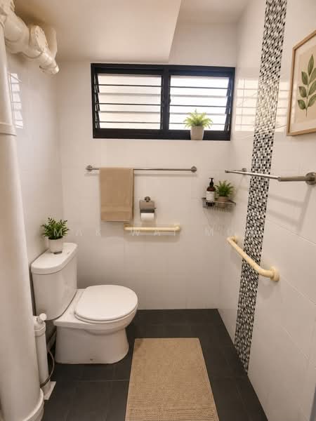 428 Ang Mo Kio Avenue 3, 428 Ang Mo Kio Avenue 3, 3 Bedrooms, 990 sqft, HDB Flat For Sale, by Mak Wai Mun, 500235298 - Bathroom - PropertyGuru.com.sg