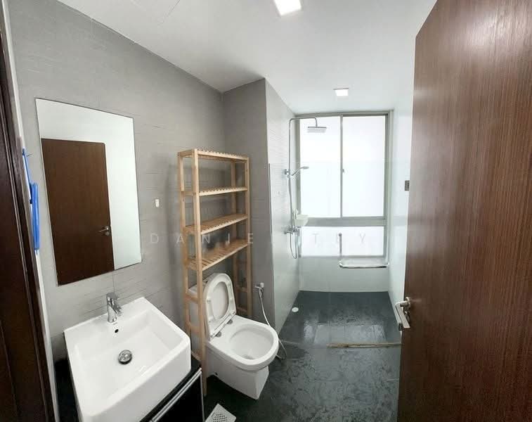Parc Somme, 62 Somme Road, 2 Bedrooms, 581 sqft, Apartment For Sale, by Daniel Tey, 500235319 - Bathroom - PropertyGuru.com.sg