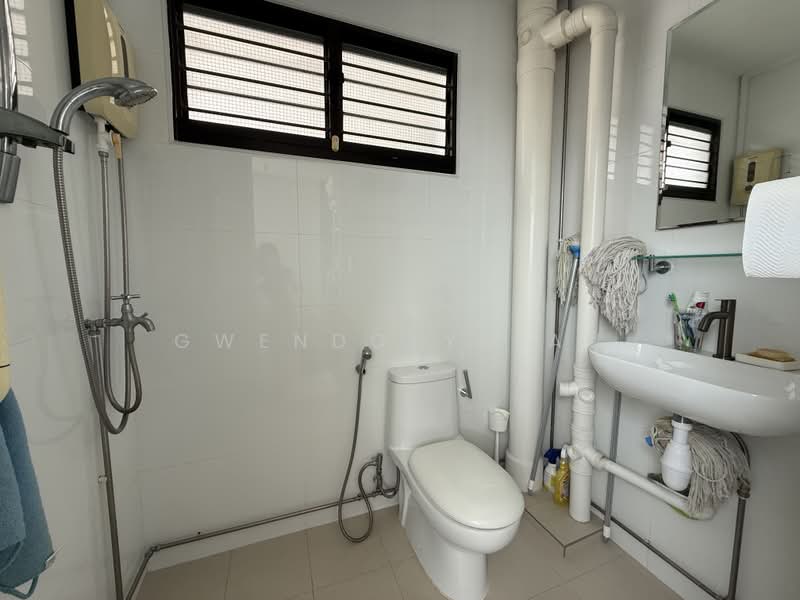 113 Bishan Street 12, 113 Bishan Street 12, 3 Bedrooms, 904 sqft, HDB Flat For Rent, by Gwendolyn Au, 500235321 - Bathroom - PropertyGuru.com.sg