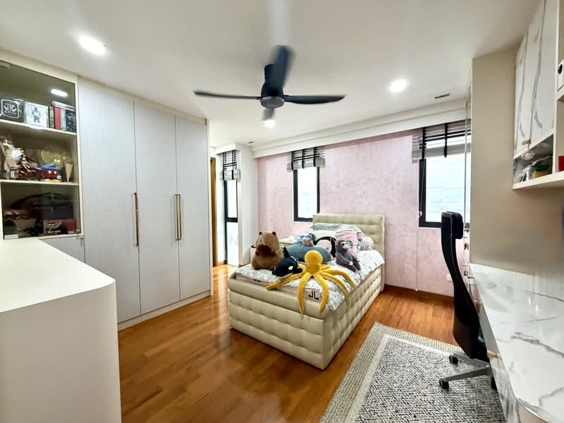 Serangoon Garden Estate, Semi D at Serangoon Garden Estate, 6 Bedrooms, 5,800 sqft, Semi-Detached House For Sale, by Gina Tng, 500235324 - Bedroom - PropertyGuru.com.sg