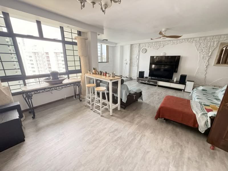 656 Choa Chu Kang Crescent, 656 Choa Chu Kang Crescent, 4 Bedrooms, 1,517 sqft, HDB Flat For Sale, by Junnie Tan, 500235333 - Living Room - PropertyGuru.com.sg