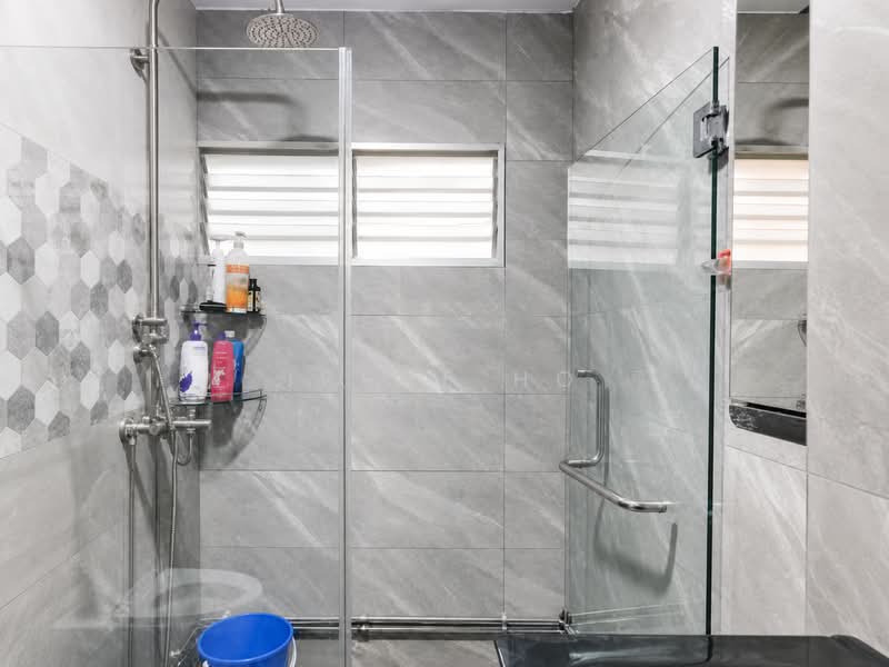 559 Jurong West Street 42, 559 Jurong West Street 42, 3 Bedrooms, 1,475 sqft, HDB Flat For Rent, by Irene Ho, 500235334 - Bathroom - PropertyGuru.com.sg