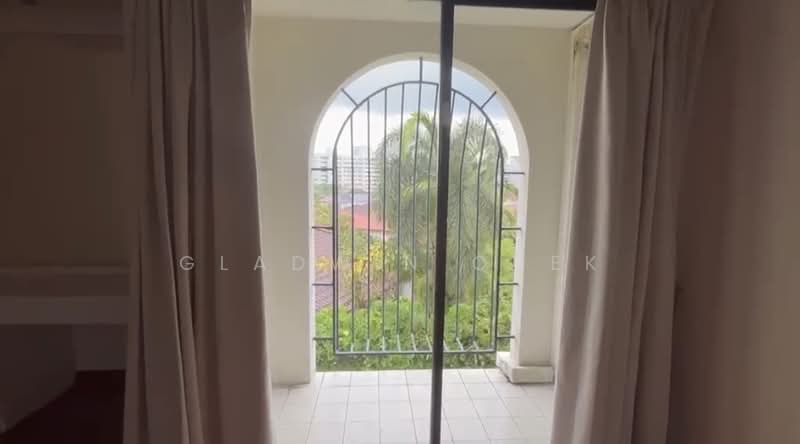 Chestnut Crescent, Chestnut Crescent, 4 Bedrooms, 4,000 sqft, Good Class Bungalow For Rent, by Gladwin Quek, 500235337 - Balcony - PropertyGuru.com.sg