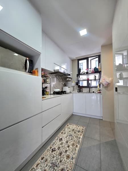 Hedges Park Condominium, 73 Flora Drive, 3 Bedrooms, 1,798 sqft, Condominium For Sale, by Edwin Tan, 500235341 - Kitchen - PropertyGuru.com.sg
