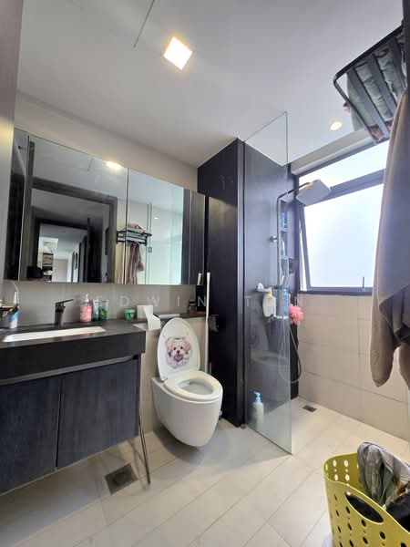 Hedges Park Condominium, 73 Flora Drive, 3 Bedrooms, 1,798 sqft, Condominium For Sale, by Edwin Tan, 500235341 - Bathroom - PropertyGuru.com.sg