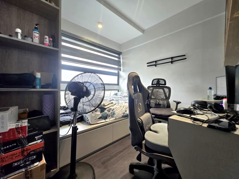 Hedges Park Condominium, 73 Flora Drive, 3 Bedrooms, 1,798 sqft, Condominium For Sale, by Edwin Tan, 500235341 - Bedroom - PropertyGuru.com.sg