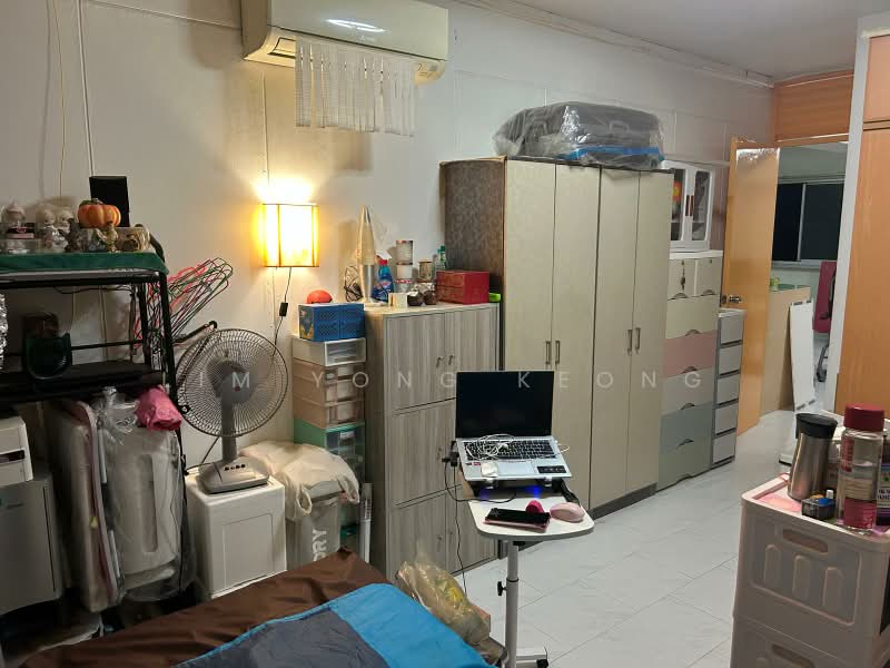 730 Jurong West Street 72, 730 Jurong West Street 72, 3 Bedrooms, 1,109 sqft, HDB Flat For Sale, by Lim Yong Keong, 500235342 - Bedroom - PropertyGuru.com.sg