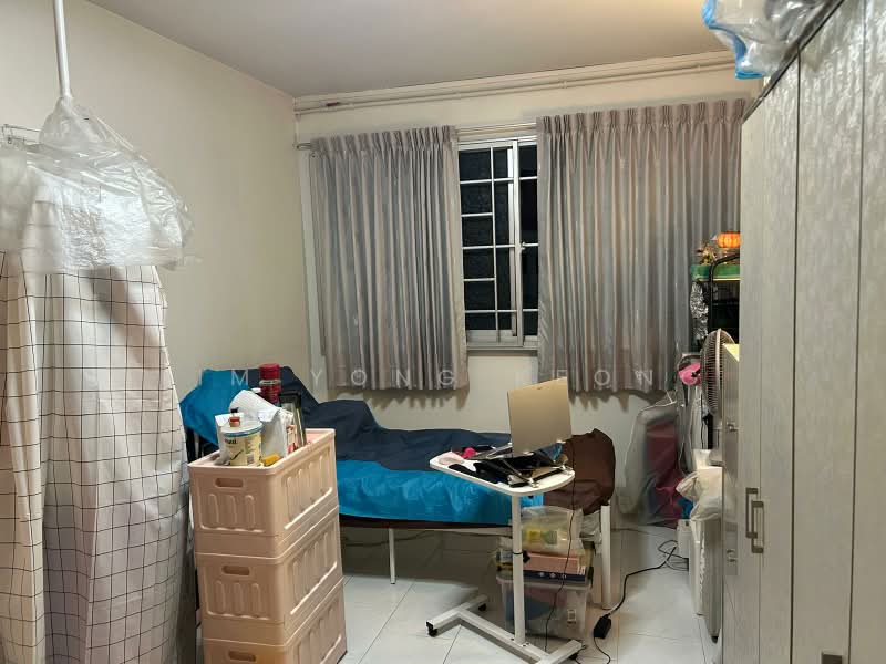 730 Jurong West Street 72, 730 Jurong West Street 72, 3 Bedrooms, 1,109 sqft, HDB Flat For Sale, by Lim Yong Keong, 500235342 - Bedroom - PropertyGuru.com.sg