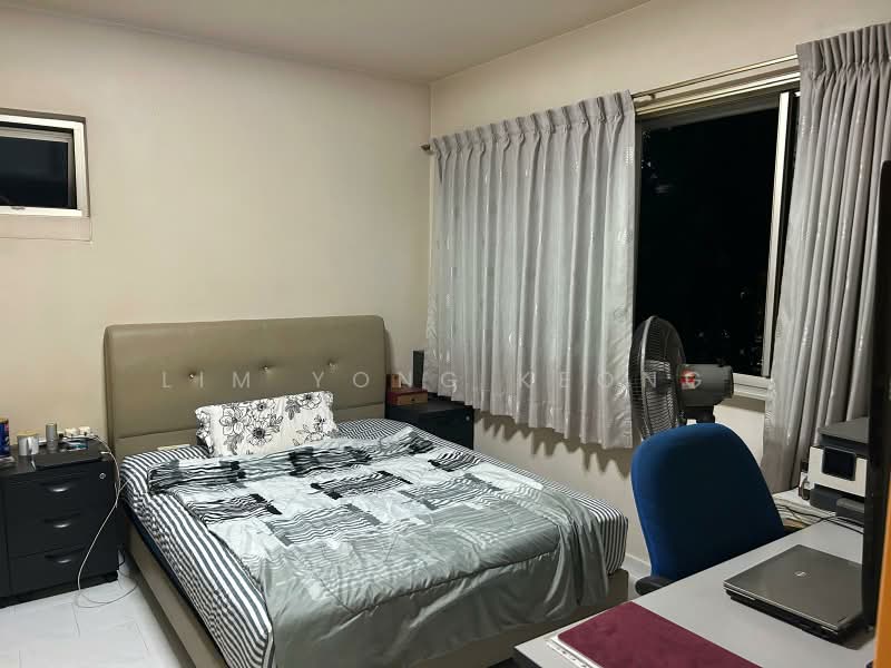 730 Jurong West Street 72, 730 Jurong West Street 72, 3 Bedrooms, 1,109 sqft, HDB Flat For Sale, by Lim Yong Keong, 500235342 - Bedroom - PropertyGuru.com.sg