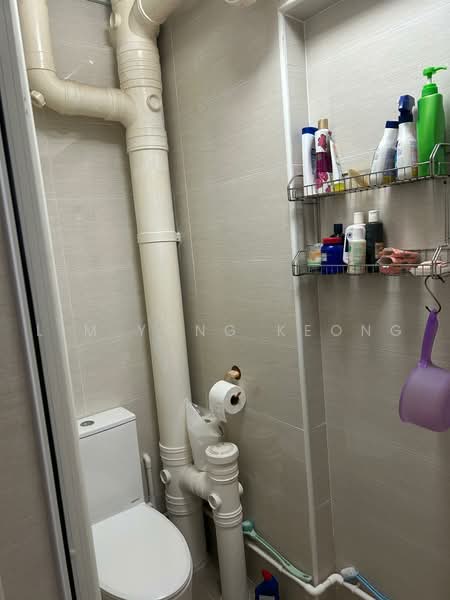 730 Jurong West Street 72, 730 Jurong West Street 72, 3 Bedrooms, 1,109 sqft, HDB Flat For Sale, by Lim Yong Keong, 500235342 - Bathroom - PropertyGuru.com.sg
