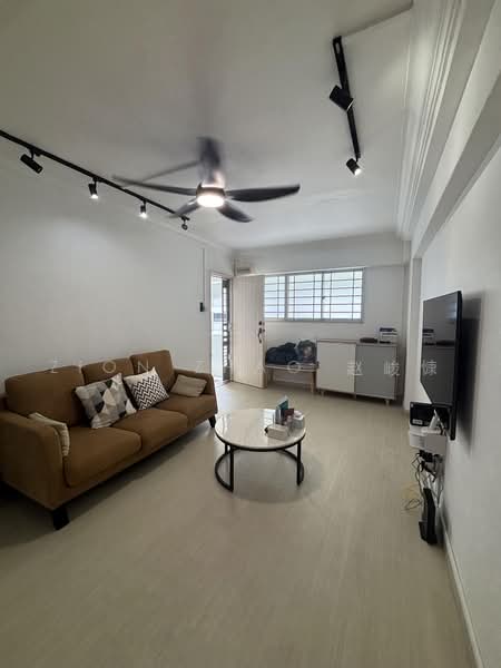 894A Tampines Street 81, 894A Tampines Street 81, 2 Bedrooms, 717 sqft, HDB Flat For Rent, by Zion Zhao 赵峻慷, 500235347 - Living Room - PropertyGuru.com.sg