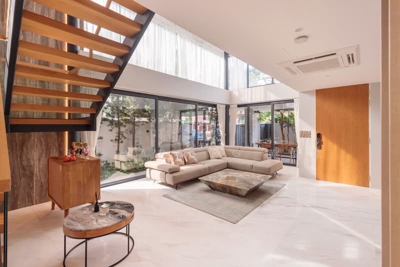 Newly Rebuild Designer Landed! Within 1km Maris Stella PLMGS!, How Sun Dr, Rochdale Road, Thrift Drive, Paya Lebar Crescent, 7 Bedrooms, 5,999 sqft, Corner Terrace For Sale, by Bernard Ng 黄俊凯, 500235370 - Living Room - PropertyGuru.com.sg