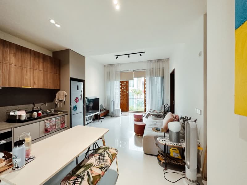 Parksuites, 18 Holland Grove Road, 2 Bedrooms, 786 sqft, Condominium For Rent, by Han Hui Ying, 500235375 - Kitchen - PropertyGuru.com.sg