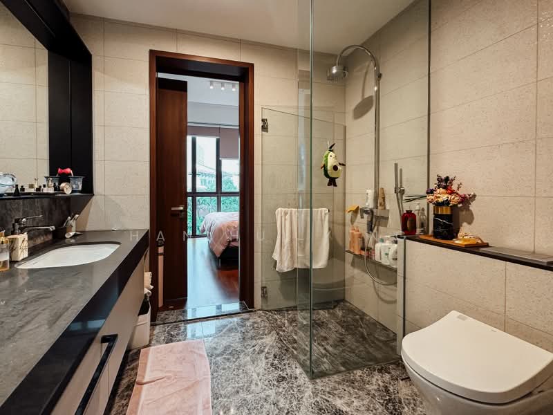Parksuites, 18 Holland Grove Road, 2 Bedrooms, 786 sqft, Condominium For Rent, by Han Hui Ying, 500235375 - Bathroom - PropertyGuru.com.sg