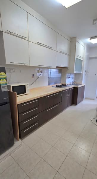 385 Bukit Batok West Avenue 5, 385 Bukit Batok West Avenue 5, 3 Bedrooms, 968 sqft, HDB Flat For Rent, by Iris Lim, 500235378 - Kitchen - PropertyGuru.com.sg