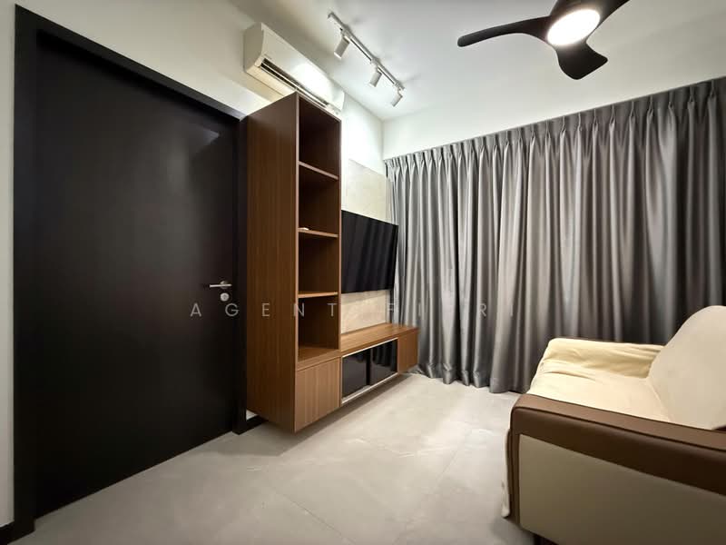 Bukit 828, 828 Upper Bukit Timah Road, 1 Bedroom, 506 sqft, Condominium For Sale, by Agent Fitri, 500235388 - Living Room - PropertyGuru.com.sg