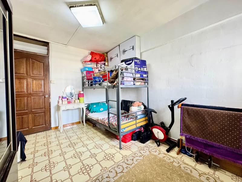 554 Bedok North Street 3, 554 Bedok North Street 3, 2 Bedrooms, 732 sqft, HDB Flat For Sale, by Farah Zack, 500235401 - Bedroom - PropertyGuru.com.sg