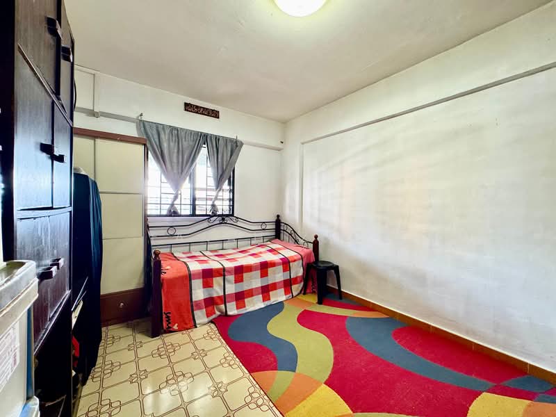 554 Bedok North Street 3, 554 Bedok North Street 3, 2 Bedrooms, 732 sqft, HDB Flat For Sale, by Farah Zack, 500235401 - Bedroom - PropertyGuru.com.sg
