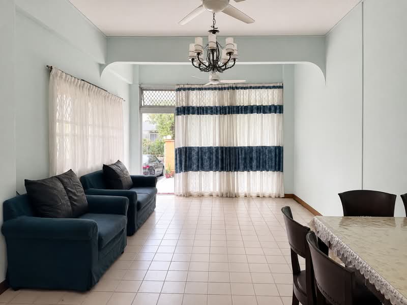 Cheap and Rare Freehold 2 Storey Semi-D @ Siglap/ East Coast Park, Third Street, Siglap Road, Elite Park Avenue, East Coast / Marine Parade, 5 Bedrooms, 3,300 sqft, Semi-Detached House For Sale, by Sonia Lin, 500235402 - Living Room - PropertyGuru.com.sg