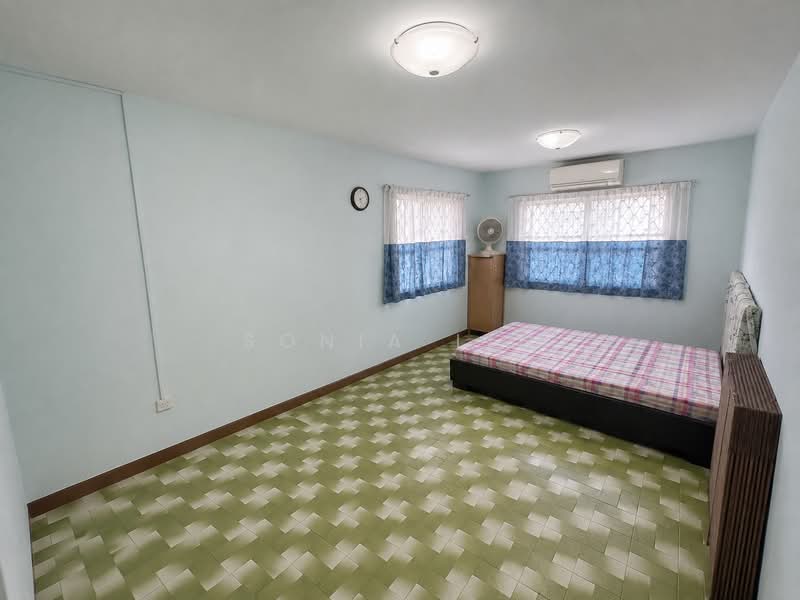 Cheap and Rare Freehold 2 Storey Semi-D @ Siglap/ East Coast Park, Third Street, Siglap Road, Elite Park Avenue, East Coast / Marine Parade, 5 Bedrooms, 3,300 sqft, Semi-Detached House For Sale, by Sonia Lin, 500235402 - PropertyGuru.com.sg