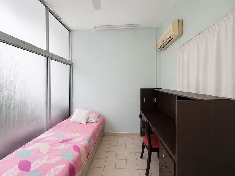 Cheap and Rare Freehold 2 Storey Semi-D @ Siglap/ East Coast Park, Third Street, Siglap Road, Elite Park Avenue, East Coast / Marine Parade, 5 Bedrooms, 3,300 sqft, Semi-Detached House For Sale, by Sonia Lin, 500235402 - PropertyGuru.com.sg