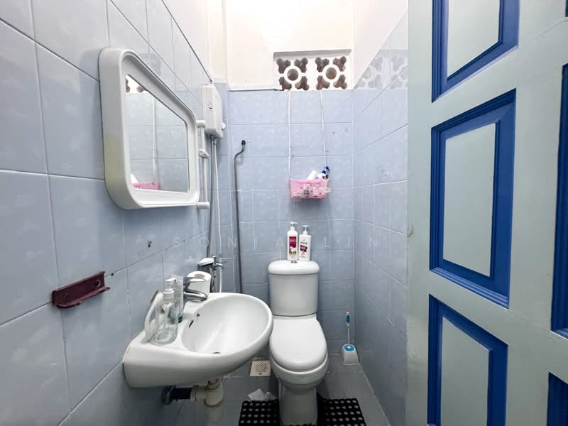 Cheap and Rare Freehold 2 Storey Semi-D @ Siglap/ East Coast Park, Third Street, Siglap Road, Elite Park Avenue, East Coast / Marine Parade, 5 Bedrooms, 3,300 sqft, Semi-Detached House For Sale, by Sonia Lin, 500235402 - PropertyGuru.com.sg