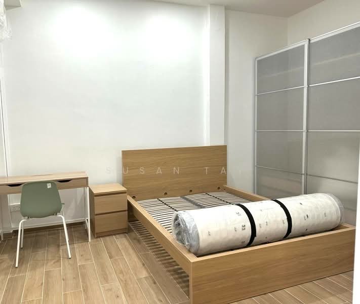 2 Joo Avenue, 2 Joo Avenue, Room Rental, 200 sqft, Corner Terrace For Rent, by Susan Tay, 500235409 - Bedroom - PropertyGuru.com.sg
