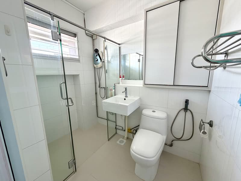 671 Jalan Damai, 671 Jalan Damai, 3 Bedrooms, 1,162 sqft, HDB Flat For Sale, by Wilson Chen, 500235418 - Bathroom - PropertyGuru.com.sg