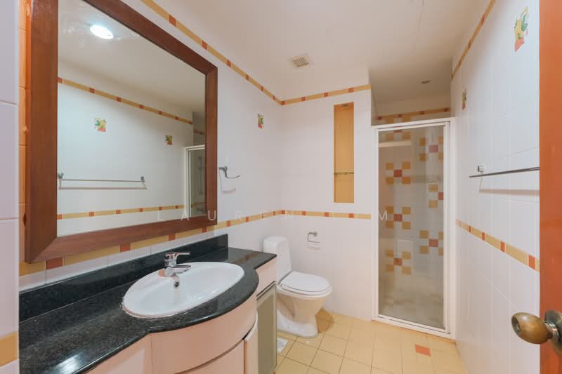 The Petals, 85 Hillview Avenue, 3 Bedrooms, 1,259 sqft, Condominium For Sale, by Lauren Lim, 500235420 - Bathroom - PropertyGuru.com.sg