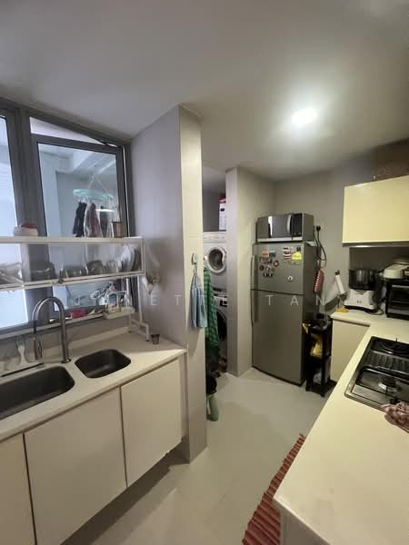 Ferraria Park Condo, 8 Flora Drive, 2 Bedrooms, 915 sqft, Condominium For Rent, by Junette Tan, 500235424 - Kitchen - PropertyGuru.com.sg