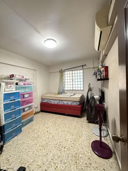 463 Ang Mo Kio Avenue 10, 463 Ang Mo Kio Avenue 10, 2 Bedrooms, 731 sqft, HDB Flat For Sale, by Chia Alexis, 500235430 - Bedroom - PropertyGuru.com.sg