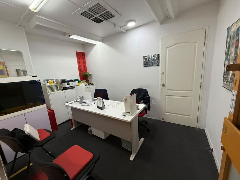 Peninsula Shopping Centre, 3 Coleman Street, 355 sqft, Other Retail For Rent, by Kate Tan, 500235431 - Interior - CommercialGuru.com.sg