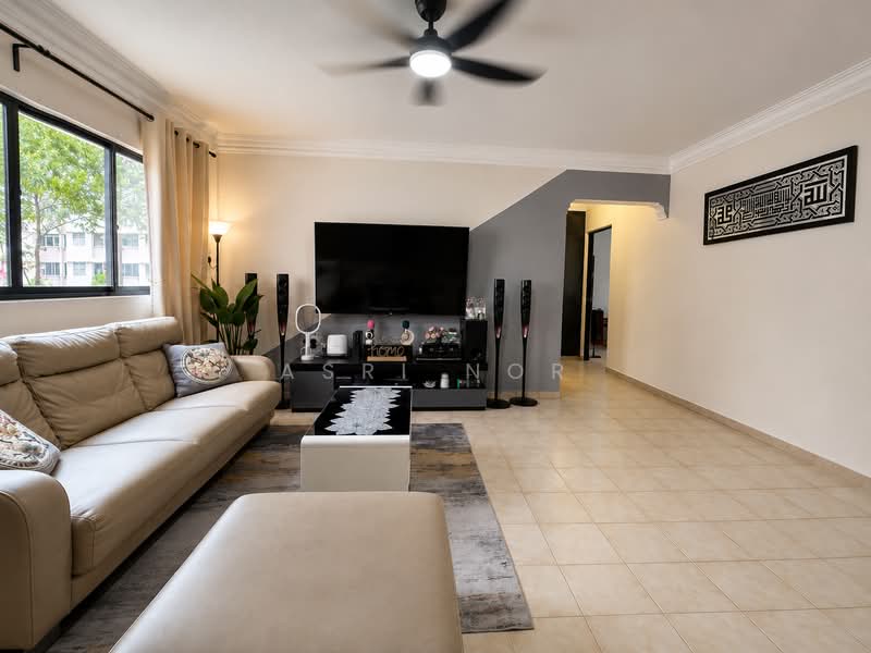 929 Jurong West Street 92, 929 Jurong West Street 92, 3 Bedrooms, 1,108 sqft, HDB Flat For Sale, by Asri Nor, 500235436 - Living Room - PropertyGuru.com.sg