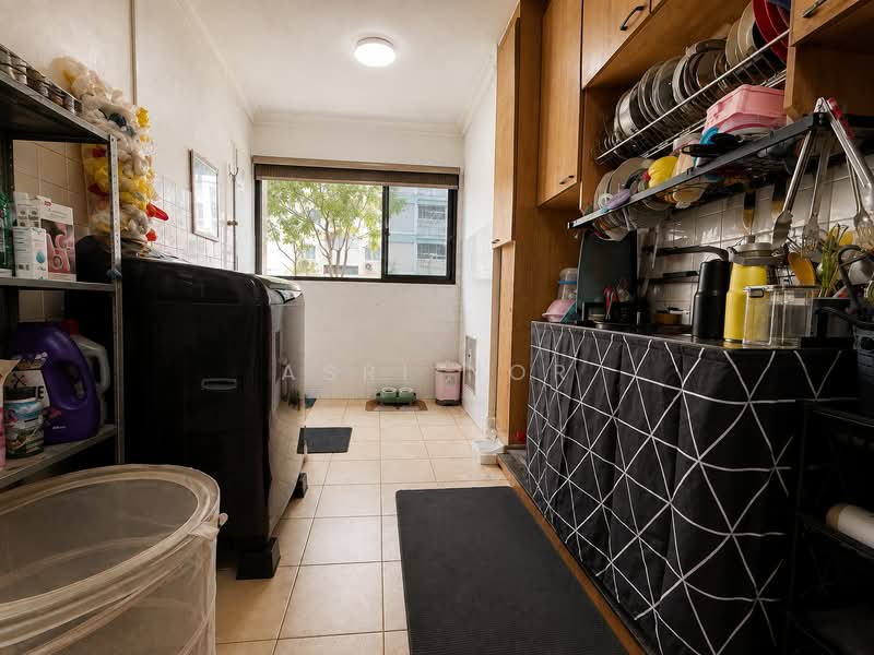 929 Jurong West Street 92, 929 Jurong West Street 92, 3 Bedrooms, 1,108 sqft, HDB Flat For Sale, by Asri Nor, 500235436 - Kitchen - PropertyGuru.com.sg