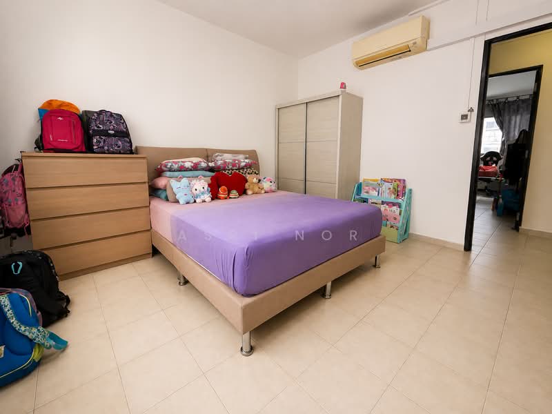 929 Jurong West Street 92, 929 Jurong West Street 92, 3 Bedrooms, 1,108 sqft, HDB Flat For Sale, by Asri Nor, 500235436 - Bedroom - PropertyGuru.com.sg