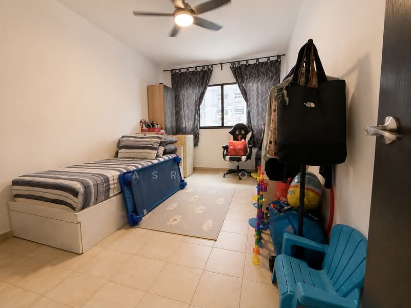 929 Jurong West Street 92, 929 Jurong West Street 92, 3 Bedrooms, 1,108 sqft, HDB Flat For Sale, by Asri Nor, 500235436 - Bedroom - PropertyGuru.com.sg