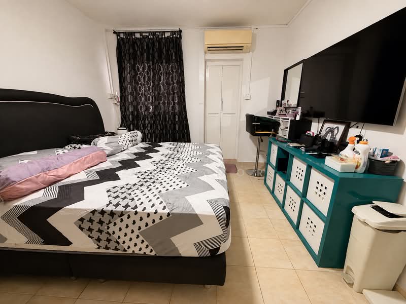 929 Jurong West Street 92, 929 Jurong West Street 92, 3 Bedrooms, 1,108 sqft, HDB Flat For Sale, by Asri Nor, 500235436 - Bedroom - PropertyGuru.com.sg
